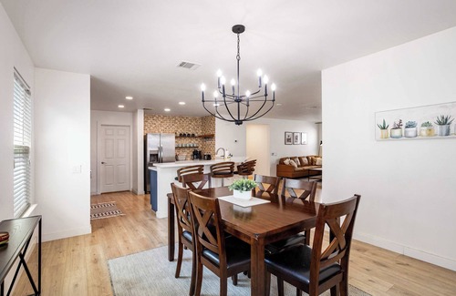 Austin Casa | Relaxing 3BR Austin stay with BBQ & Backyard