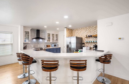 Austin Casa | Relaxing 3BR Austin stay with BBQ & Backyard