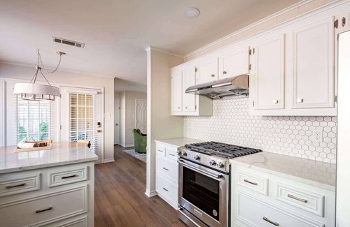 Corsicana Casa | Relaxing 3BR Stay - BBQ, Games & Comfort!