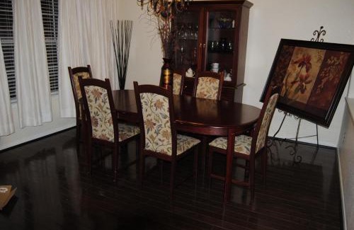 College Park Casa | Relaxing 4 Bedroom Home