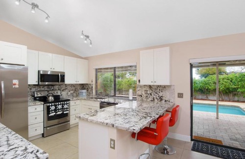 Sunrise Casa | Relaxing 4 Bedroom Home With Pool