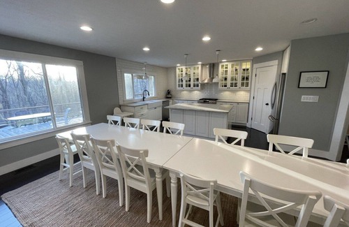 Bloomington Casa | Relaxing 4 Bedroom w/ Theater, Large Deck