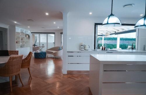 Beaumont Hills Casa | Relaxing 4BR House Enjoy Spa, Sauna , Private Garden