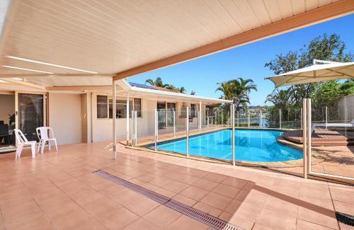 Robina Villa | Relaxing 4BR Robina Escape with Parking & Pool