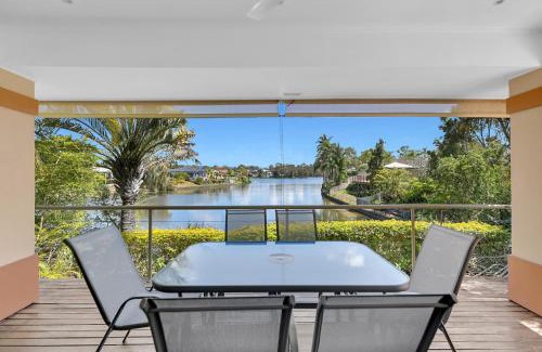 Robina Villa | Relaxing 4BR Robina Escape with Parking & Pool