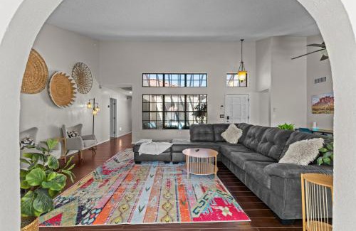 Glendale Casa | Relaxing 5br W Heated Pool, Billiards & Foosball