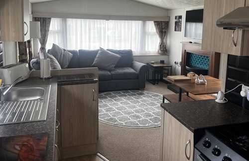 Great Houghton Cabina | Relaxing and Quiet Holiday Cabin, Sleeps 4