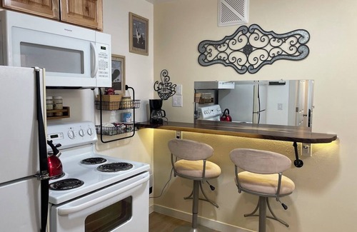 May Creek Apartamento | Relaxing Apartment in charming Gold Bar- Queen bed, jetted bathtub,
