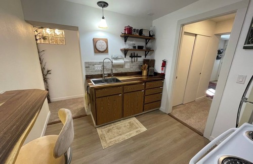 May Creek Apartamento | Relaxing Apartment in charming Gold Bar- Queen bed, jetted bathtub,