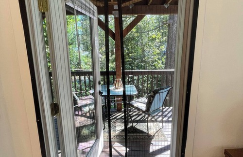 May Creek Apartamento | Relaxing Apartment in charming Gold Bar- Queen bed, jetted bathtub,