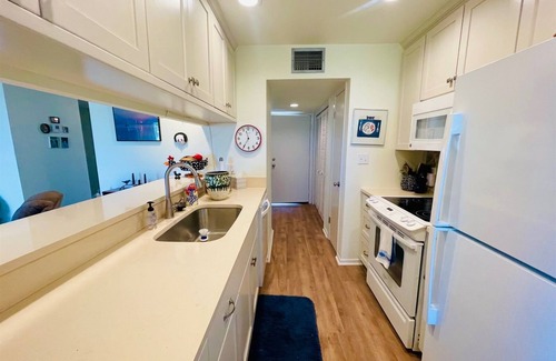 Harbor Oaks Casa | Relaxing Bayhouse Condominium Living