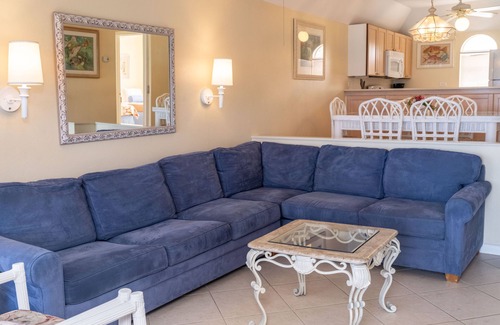 Paradise Island Villa | Relaxing Beach Villa with Full Kitchen, Free Wifi & Parking by RedAwning