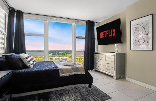 Galt Mile Apartamento | Relaxing Beach Escape - Oceanfront Pool and Tiki