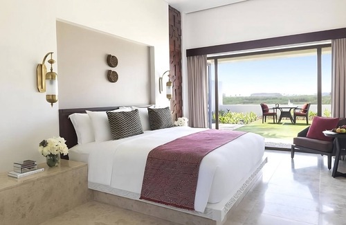 Salalah Hotel | Relaxing Beach Stay! Free Parking, Onsite Swimming Pool, Gym & Spa Access!