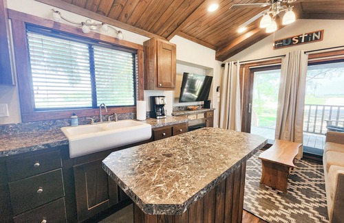 Staples Cabina | Relaxing Cabin near the San Marcos River!