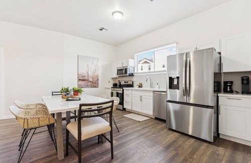 Camelback East Apartamento | Relaxing Casita | Pool | Spa | Prime Location