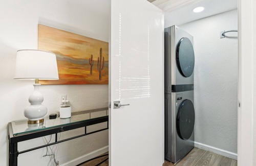 Camelback East Apartamento | Relaxing Casita | Pool | Spa | Prime Location
