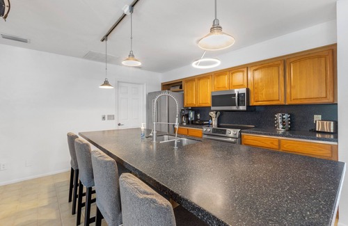 Clearwater Casa | Relaxing Coastal Comfort - Heated Pool