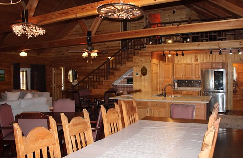 Pryor Cabina | Relaxing Country Cabin. Near Lake Hudson.