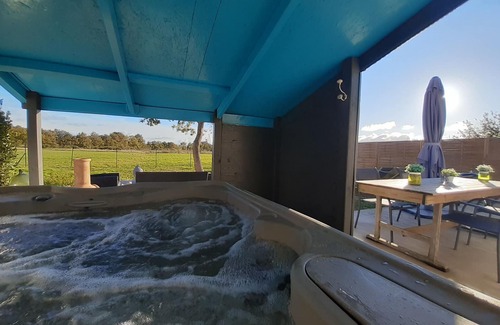 Sallertaine Cabaña | Escapada Relajante: Gîte con Spa Privado en Naturaleza del Marais Breton-Vendéen