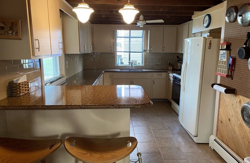 Coldwater Cabaña | Relaxing & Delightful Lakefront House on Coldwater Lake in Shawnee Shoals