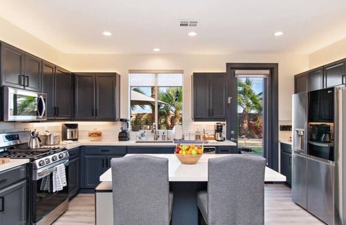 Indio Casa | Relaxing Desert Getaway: 3BR, Pool, Hot Tub
