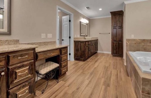 San Augustine Casa | Relaxing EastTx Lake House - Waterfront!