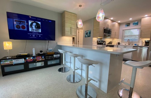 Dunnellon Casa | Relaxing FUN Home- short walk to Rainbow River