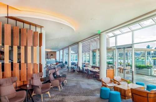 Redwood Shores Casa | Relaxing Getaway Awaits! Outdoor Pool, Pet-friendly Hotel with Mountain View!