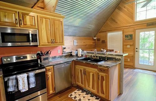 Winchester Cabina | Relaxing Getaway Cabin in Winchester, TN