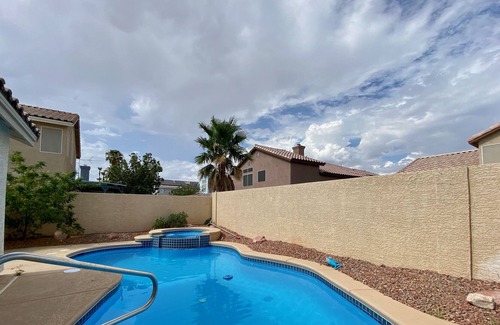 River Mountain Casa | Relaxing getaway in Henderson *near lake mead* HEATED POOL/SPA with bbq grill