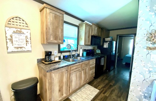 Canyon Lake Cabaña | Relaxing Getaway in the Texas Hill Country - Sweet Ginger Cottage