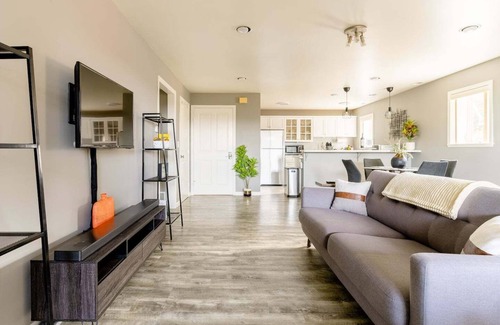 Leschi Casa | Relaxing getaway near downtown ★ With hammock, and bocce ball