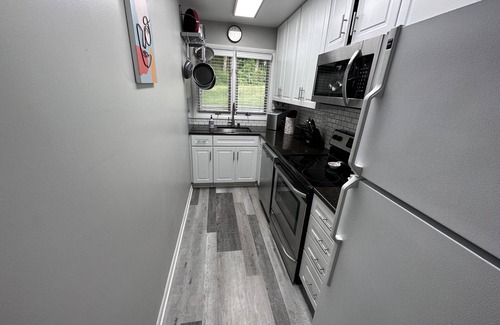 Lake Geneva Condominio | Relaxing Getaway/StepsToLake/Pool/Tennis near DT Lake Geneva