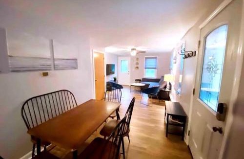 York Beach Casa | Relaxing getaway walking distance to the beach