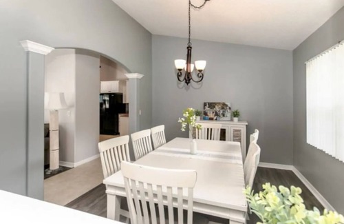Sebastian Highlands Casa | 🍹🌞Relaxing Heated Pool!Beautiful Patio,Pet Friendly,Fenced Area, Near Beaches!