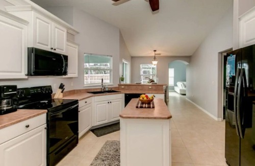 Sebastian Highlands Casa | 🍹🌞Relaxing Heated Pool!Beautiful Patio,Pet Friendly,Fenced Area, Near Beaches!