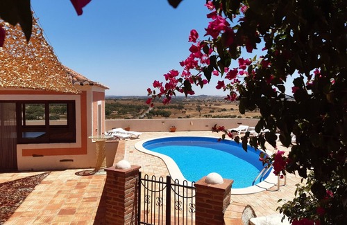Aldeia dos Palheiros Villa | VILLA DE VACACIONES RELAJANTE - VISTAS PANORÁMICAS ALENTEJO RURAL, PISCINA, BICICLETAS, PING PONG
