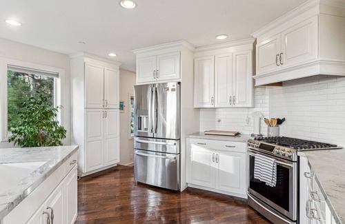 El Granada Casa | Relaxing Home – ocean views w/hot tub, & short walk to beach!