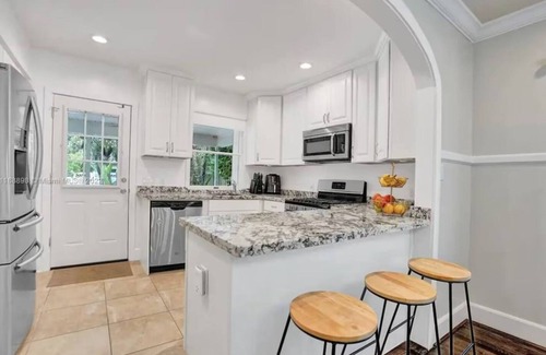 Downtown Hollywood Casa | Relaxing Home Pool in Hollywood