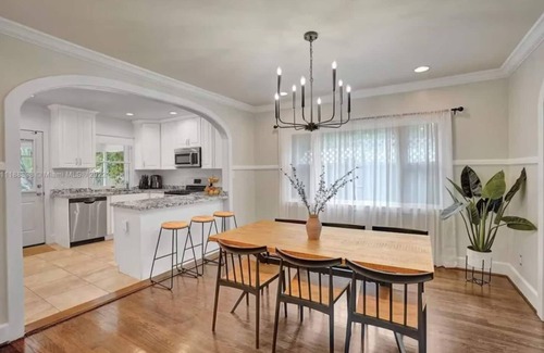 Downtown Hollywood Casa | Relaxing Home Pool in Hollywood