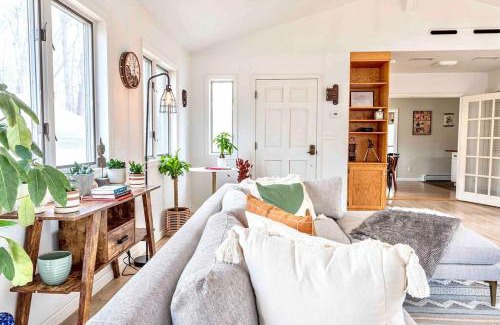 Stone Ridge Casa | Relaxing Hudson Valley Getaway- 4BR Sauna 15 acres