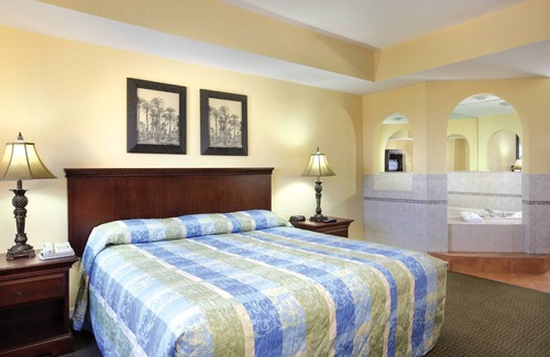 Pompano Beach Complejo | ¡Relajantes cruceros por el canal intracostero!