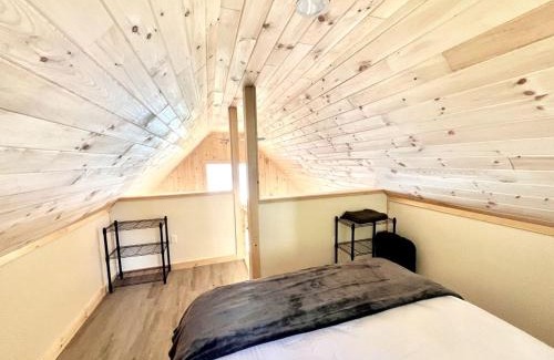 Burnham Casa | Relaxing Lake Cabin with Kayaks, Grill & Sandy Beach Access in Burnham, Maine