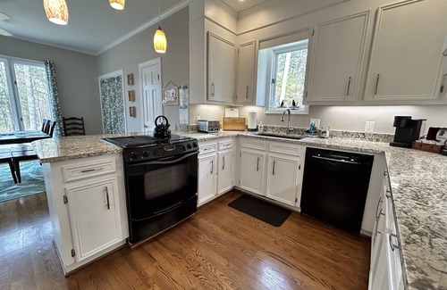 Lake Murray of Richland Casa | Relaxing Lake House | Private Dock, Grill & Games