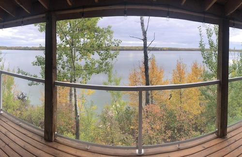 East Central Saskatchewan Cabina | Relaxing Lakefront Getaway