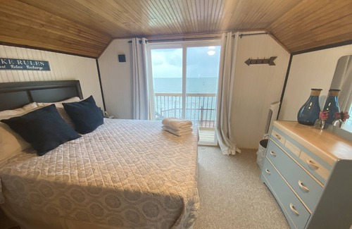 Kingsville Cabaña | Relaxing lakefront cottage near wineries and beach