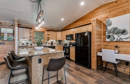 Oxford Cabina | Relaxing Lakehouse Retreat near Wisconsin Dells