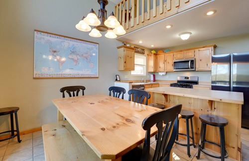 Kimberling City Casa | Relaxing Lakeview Retreat in Reeds Spring w/ Deck