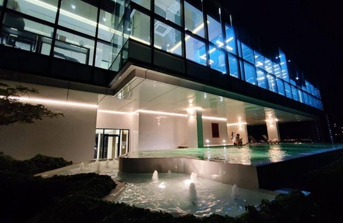 Bang Na Apartamento | Relaxing Luxury Bangkok View Studio Room Near BTS